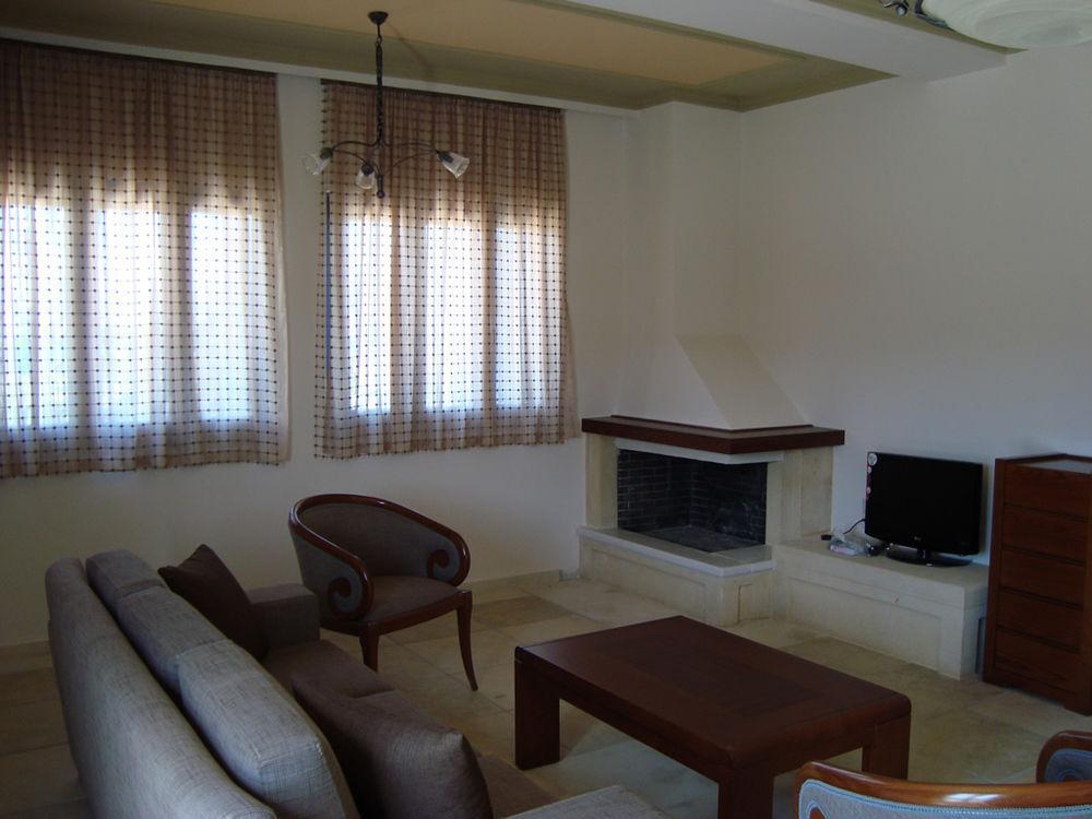 Thealia Apartment Karefiliana Exterior photo