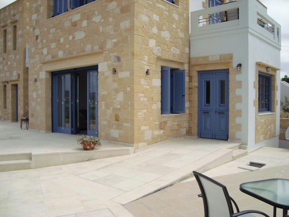 Thealia Apartment Karefiliana Exterior photo
