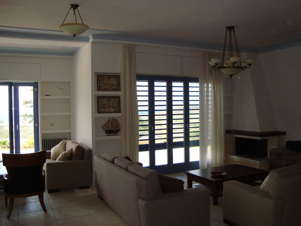 Thealia Apartment Karefiliana Exterior photo